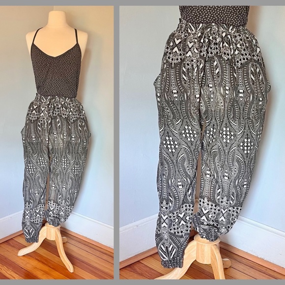 Staring at Stars Pants - Staring At Stars semi-sheer joggers MEDIUM